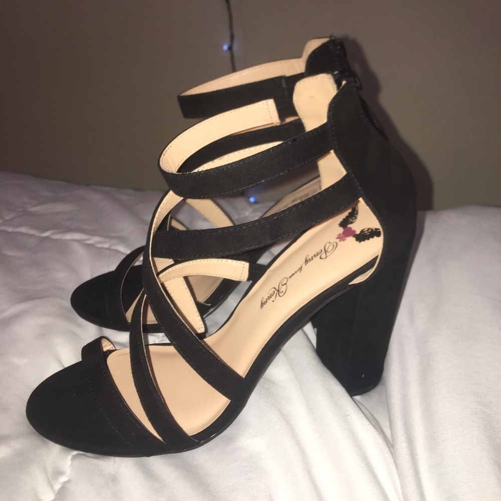 Penny loves Kenny heels